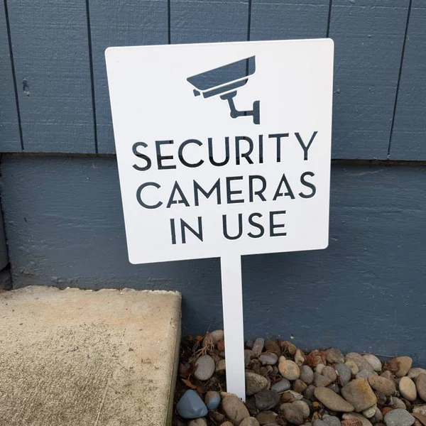 Tablica ostrzegawcza z kamerą  – Home Security Number recenzja i cena